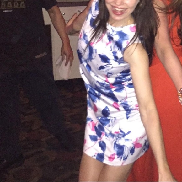 Cynthia Steffe Floral Dress - Picture 4 of 8